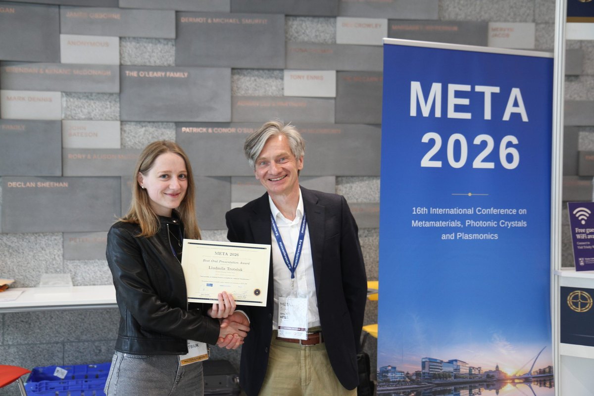 Liudmila Trotsiuk receiving the Best Talk Award at META 2026
